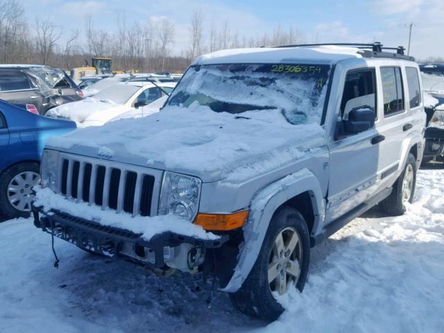 1J8HG48N36C151632 - 2006 JEEP COMMANDER SILVER photo 2