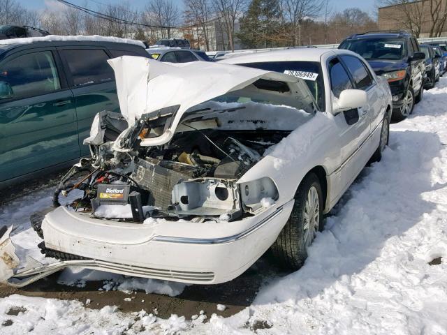 1LNHM81W14Y656977 - 2004 LINCOLN TOWN CAR E WHITE photo 2