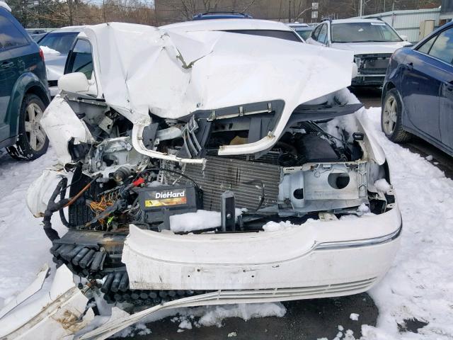 1LNHM81W14Y656977 - 2004 LINCOLN TOWN CAR E WHITE photo 9