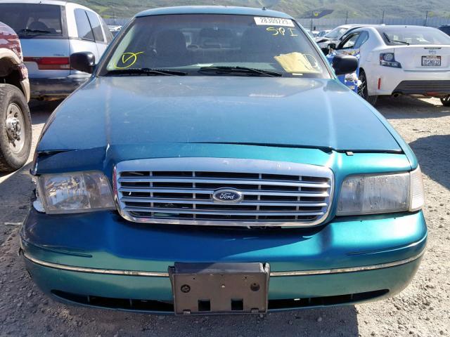 2FAHP71W93X190919 - 2003 FORD CROWN VICT GREEN photo 9