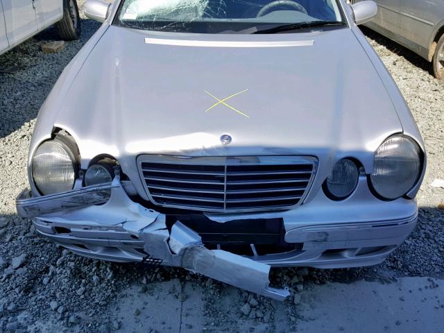 WDBJF65J61B217533 - 2001 MERCEDES-BENZ E 320 SILVER photo 7