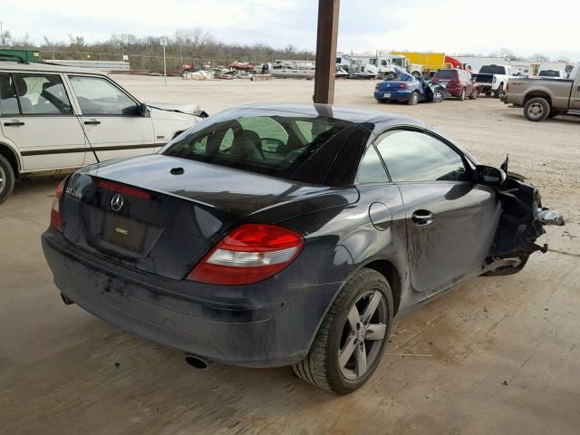 WDBWK54F98F177315 - 2008 MERCEDES-BENZ SLK 280 BLACK photo 4