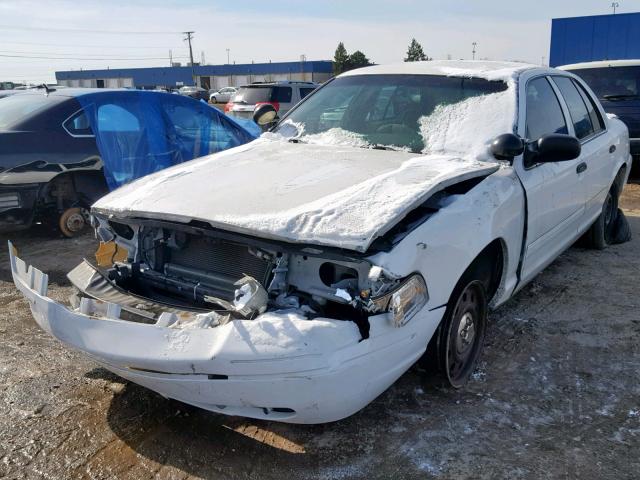 2FABP7BV4BX103213 - 2011 FORD CROWN VICT WHITE photo 2