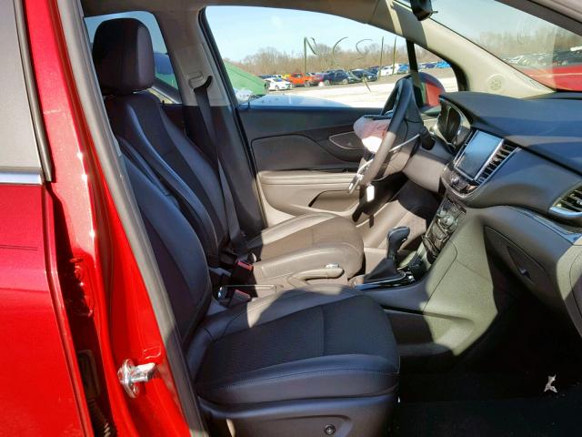 KL4CJASB0JB556307 - 2018 BUICK ENCORE PRE RED photo 5