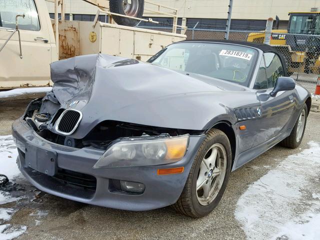 4USCH933XXLF79147 - 1999 BMW Z3 2.3 GRAY photo 2