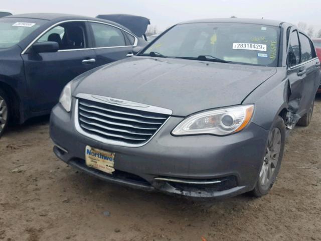 1C3CCBAG1DN736230 - 2013 CHRYSLER 200 LX GRAY photo 2