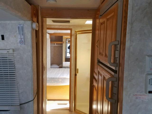 4YDT3352232207685 - 2002 KEYSTONE MONTANA WHITE photo 8