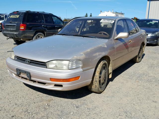 4T1GK13E3RU019035 - 1994 TOYOTA CAMRY XLE GOLD photo 2