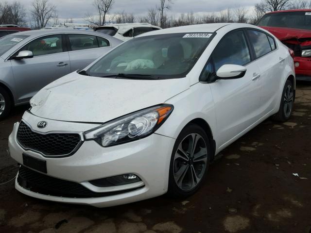 KNAFX4A8XF5335549 - 2015 KIA FORTE EX WHITE photo 2