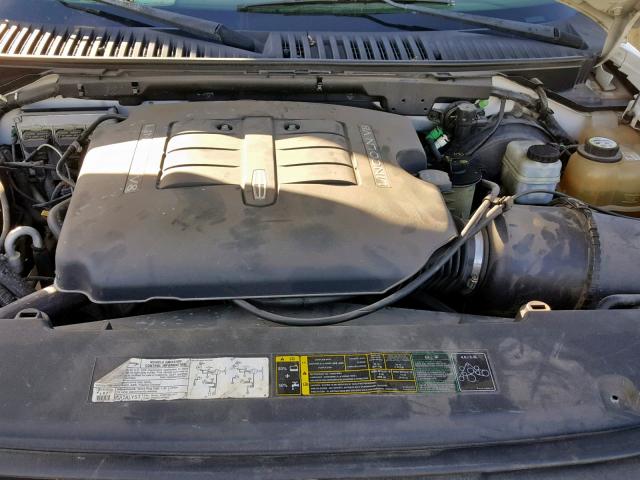 5LMFU27R74LJ43748 - 2004 LINCOLN NAVIGATOR Ақ фото 7