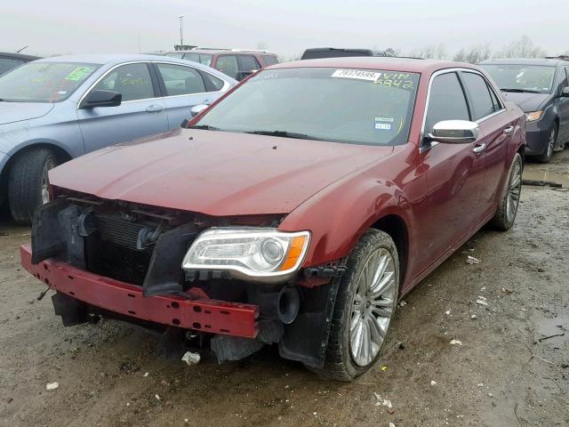 2C3CA5CGXBH535842 - 2011 CHRYSLER 300 LIMITE RED photo 2