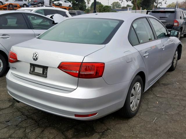 3VW2K7AJXFM408012 - 2015 VOLKSWAGEN JETTA BASE SILVER photo 4