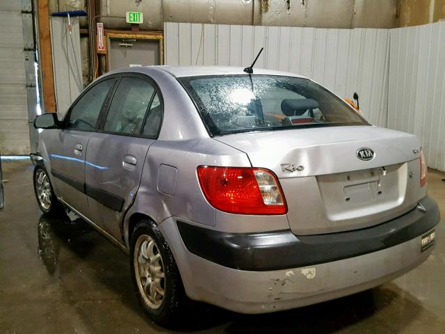 KNADE123366136920 - 2006 KIA RIO SILVER photo 3