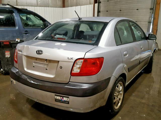 KNADE123366136920 - 2006 KIA RIO SILVER photo 4