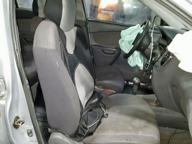 KNADE123366136920 - 2006 KIA RIO SILVER photo 5