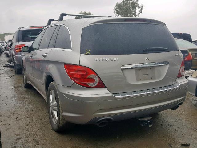 4JGCB22E58A071160 - 2008 MERCEDES-BENZ R 320 CDI SILVER photo 3