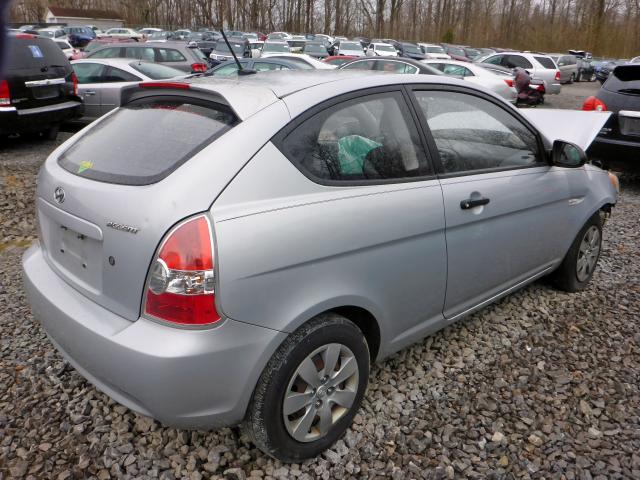 KMHCM36C58U095126 - 2008 HYUNDAI ACCENT GS SILVER photo 4