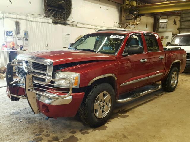 1D7HW58J46S504629 - 2006 DODGE DAKOTA QUA MAROON photo 2