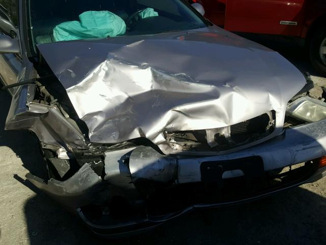 19UYA2254WL003447 - 1998 ACURA 3.0CL Silber Foto 9