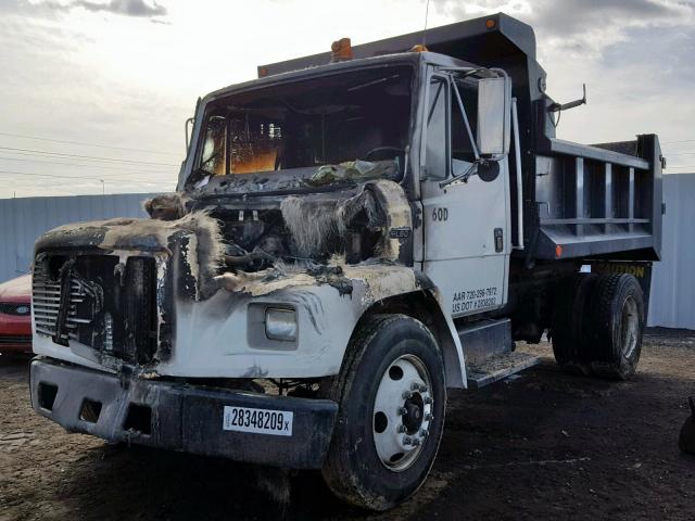 1FVABRBV22HJ57436 - 2002 FREIGHTLINER MEDIUM CON WHITE photo 2