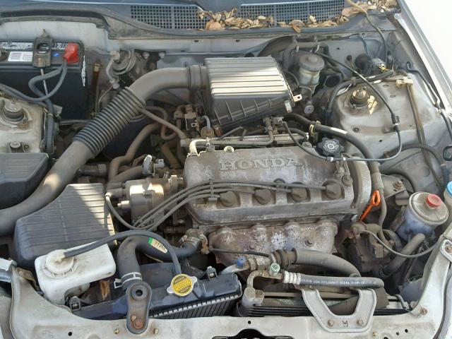 2HGEJ6444YH107046 - 2000 HONDA CIVIC DX SILVER photo 7