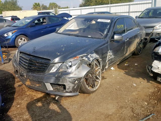 WDDHF7HB9BA304141 - 2011 MERCEDES-BENZ E 63 AMG GRAY photo 2