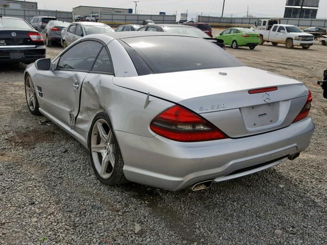 WDBSK71F69F143669 - 2009 MERCEDES-BENZ SL 550 SILVER photo 3