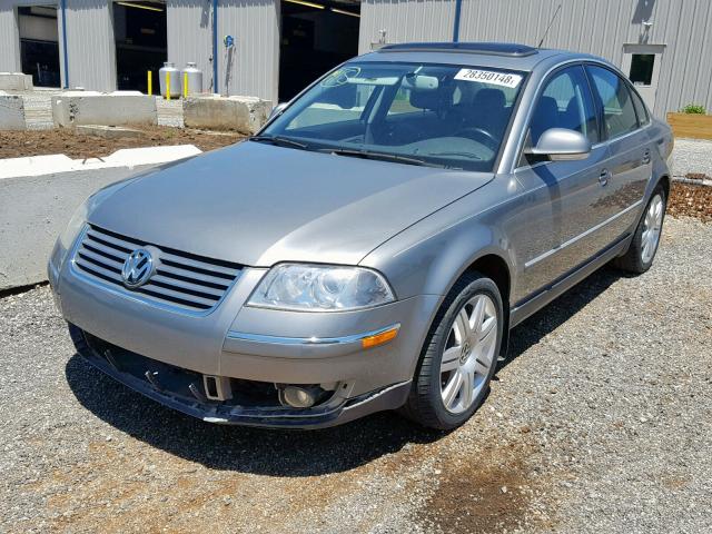 WVWRU63B15E051741 - 2005 VOLKSWAGEN PASSAT GLX GRAY photo 2