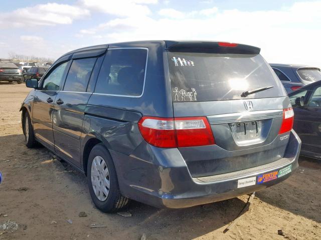 5FNRL382X5B006127 - 2005 HONDA ODYSSEY LX GRAY photo 3