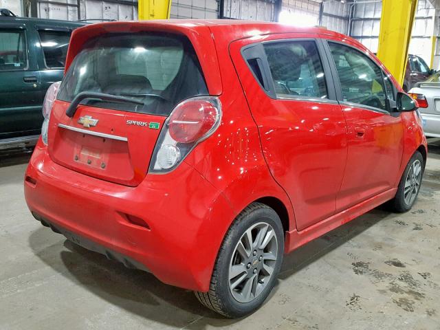 KL8CL6S09GC617211 - 2016 CHEVROLET SPARK EV 2 RED photo 4