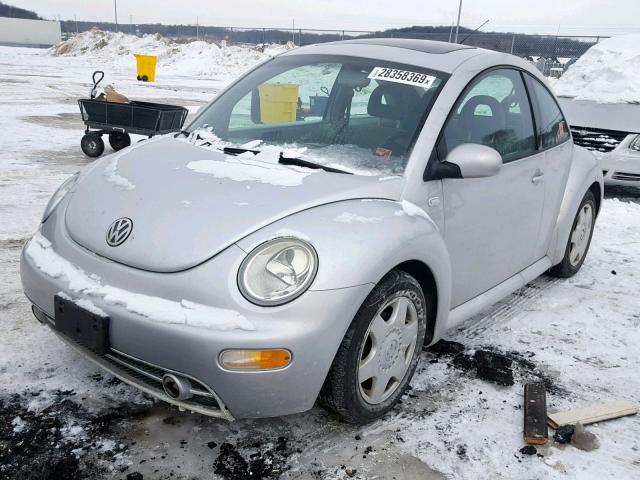 3VWCS21C71M424945 - 2001 VOLKSWAGEN NEW BEETLE Gümüş foto 2