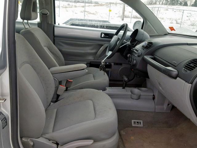 3VWCS21C71M424945 - 2001 VOLKSWAGEN NEW BEETLE Gümüş foto 5