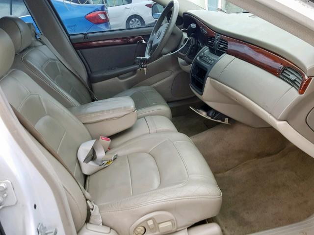 1G6KD54Y74U227827 - 2004 CADILLAC DEVILLE WHITE photo 5