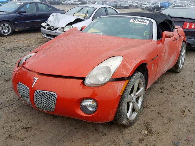 1G2MB35B68Y105599 - 2008 PONTIAC SOLSTICE ORANGE photo 2