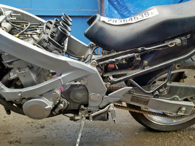 JKAZX4D19NB505926 - 1992 KAWASAKI ZX600 D SILVER photo 9