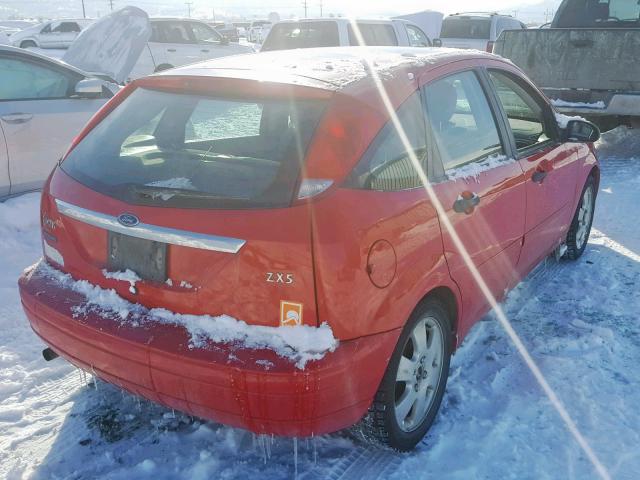 3FAFP37372R160232 - 2002 FORD FOCUS ZX5 RED photo 4