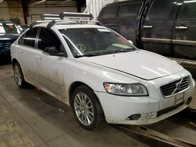 YV1MS382492468229 - 2009 VOLVO S40 2.4I WHITE photo 1