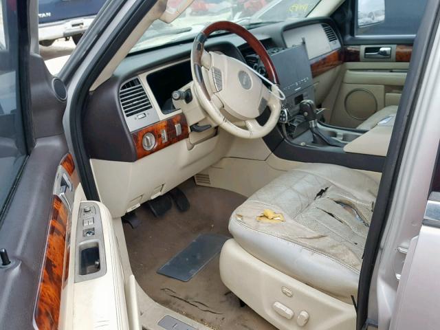 5LMFU27R63LJ44727 - 2003 LINCOLN NAVIGATOR Gümüş foto 9