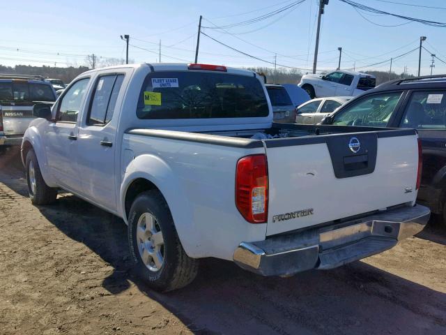 1N6AD07U57C453229 - 2007 NISSAN FRONTIER C WHITE photo 3