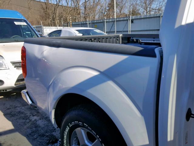 1N6AD07U57C453229 - 2007 NISSAN FRONTIER C WHITE photo 9