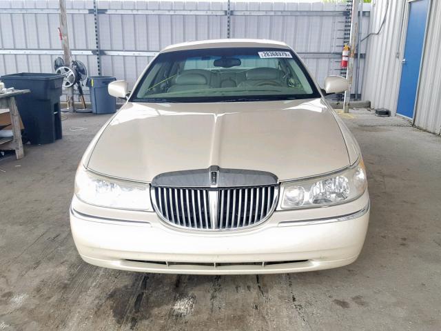 1LNHM83W4XY626423 - 1999 LINCOLN TOWN CAR C TAN photo 9