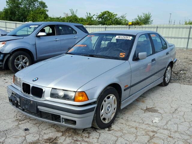 WBACC0320WEK25657 - 1998 BMW 318 I AUTO SILVER photo 2