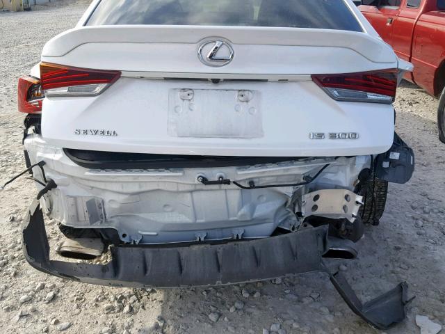 JTHBA1D27J5074316 - 2018 LEXUS IS 300 WHITE photo 9