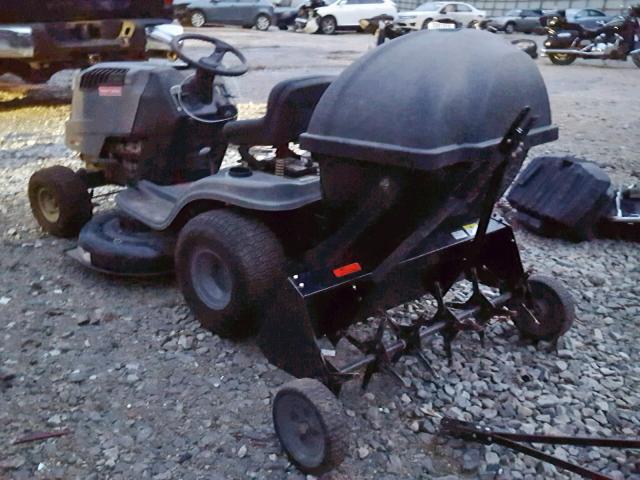 2011 - 2011 CRAF LAWN MOWER GRAY photo 3