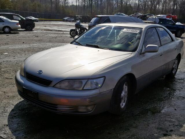 JT8BF28G6X0235791 - 1999 LEXUS ES 300 SILVER photo 2