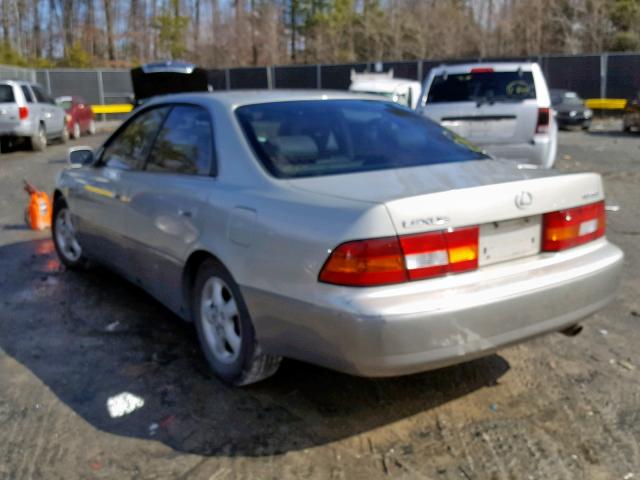 JT8BF28G6X0235791 - 1999 LEXUS ES 300 SILVER photo 3