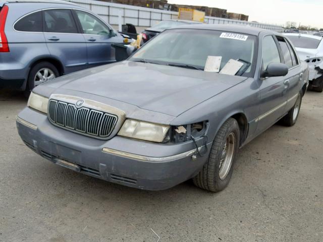 2MEFM75W3WX690386 - 1998 MERCURY GRAND MARQ GRAY photo 2