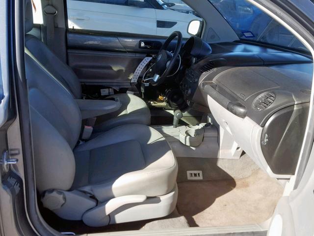 3VWCP21C92M437747 - 2002 VOLKSWAGEN NEW BEETLE Grau Foto 5