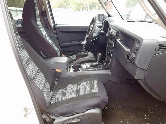 1J8HG48N58C153269 - 2008 JEEP COMMANDER WHITE photo 5