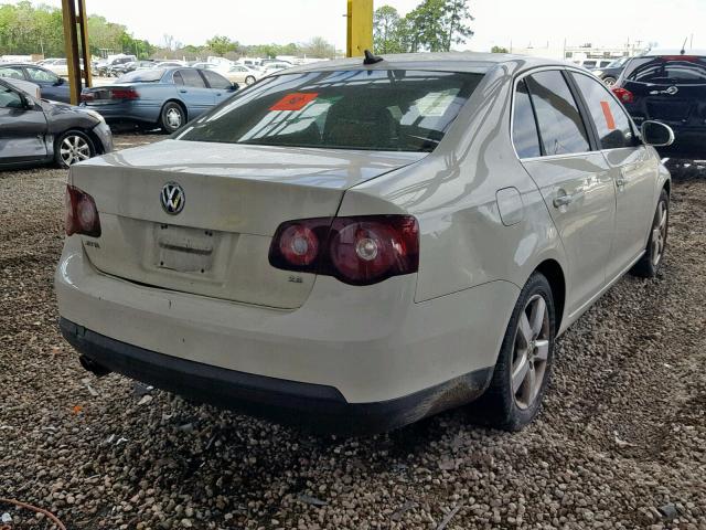 3VWRM71KX8M073239 - 2008 VOLKSWAGEN JETTA SE WHITE photo 4